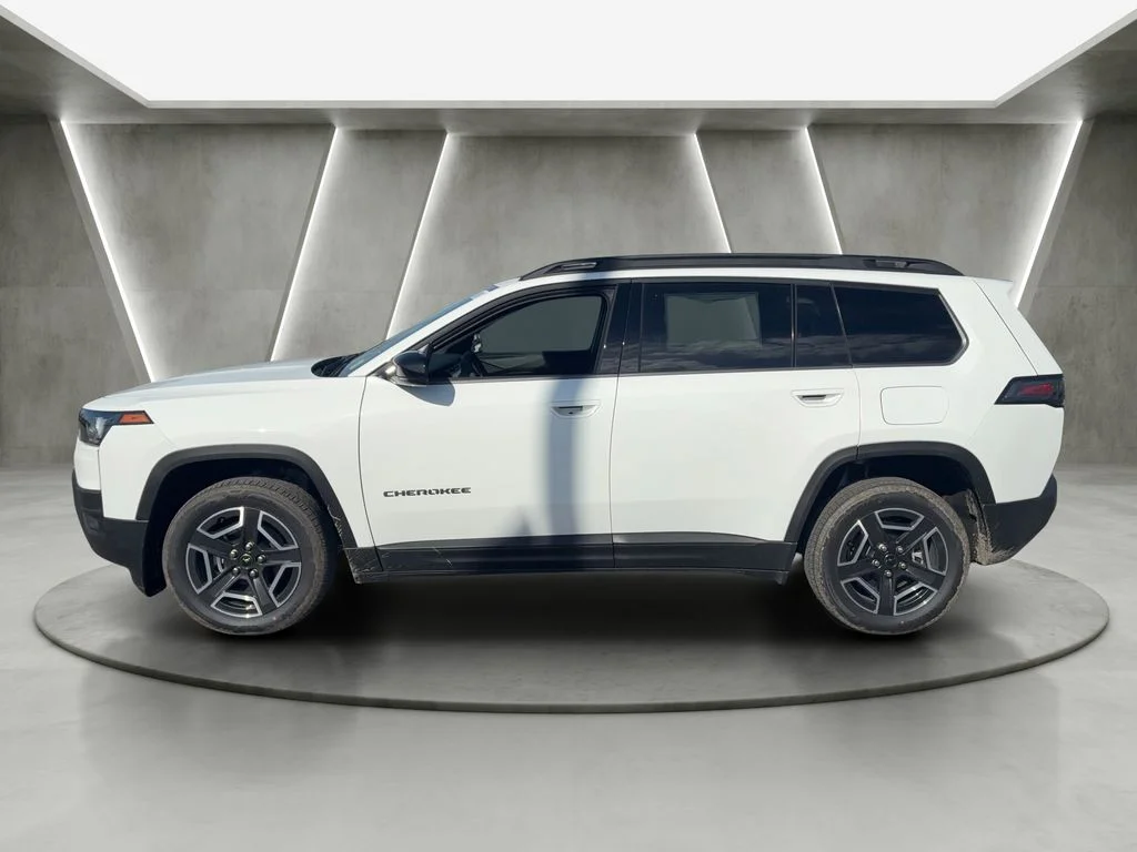 New 2026 Bright White Clear-Coat Exterior Paint Jeep Limited image 4
