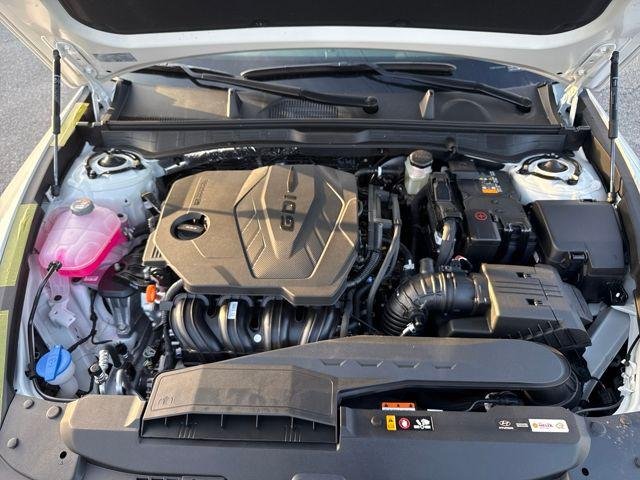 New 2026 White Hyundai SE image 16