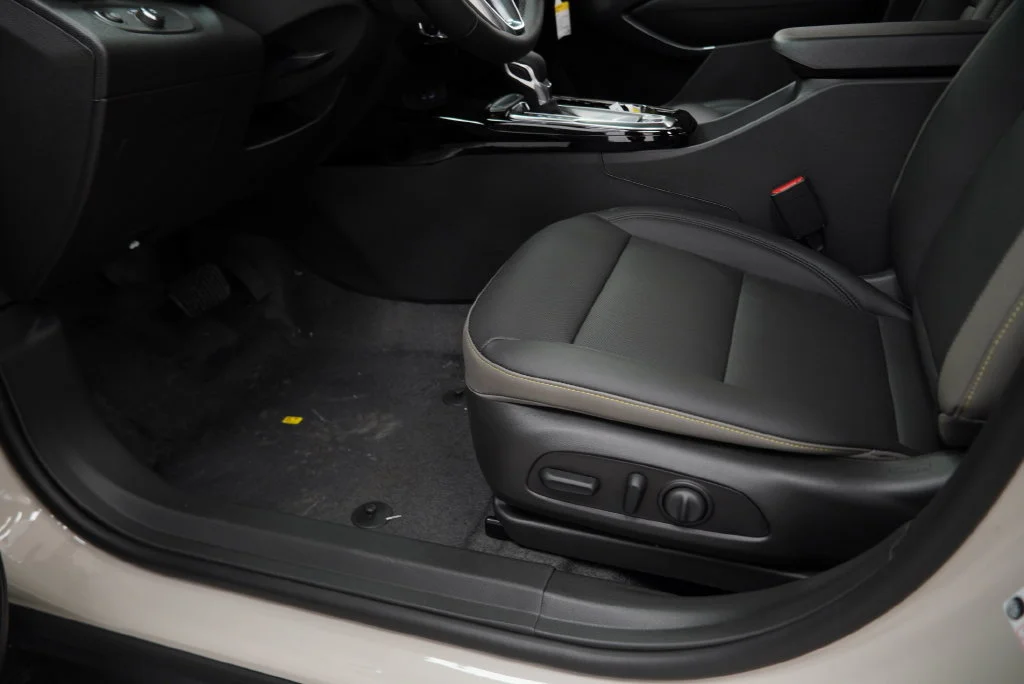 New 2026 White Sands Chevrolet ACTIV image 31