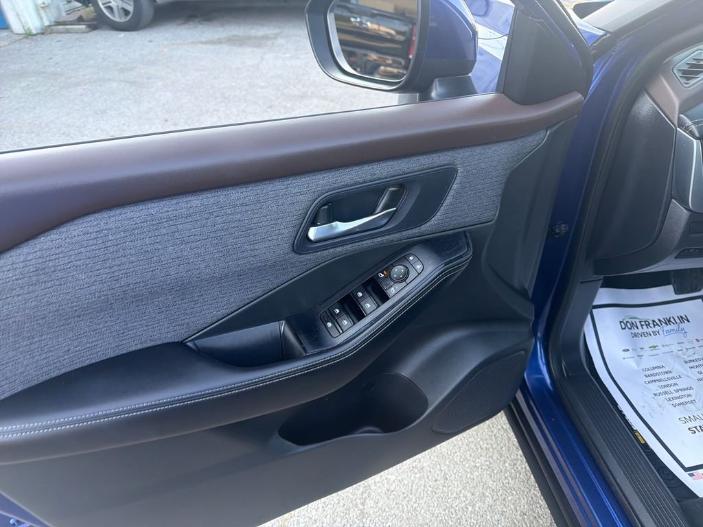 Used 2023 Blue Nissan SV image 11