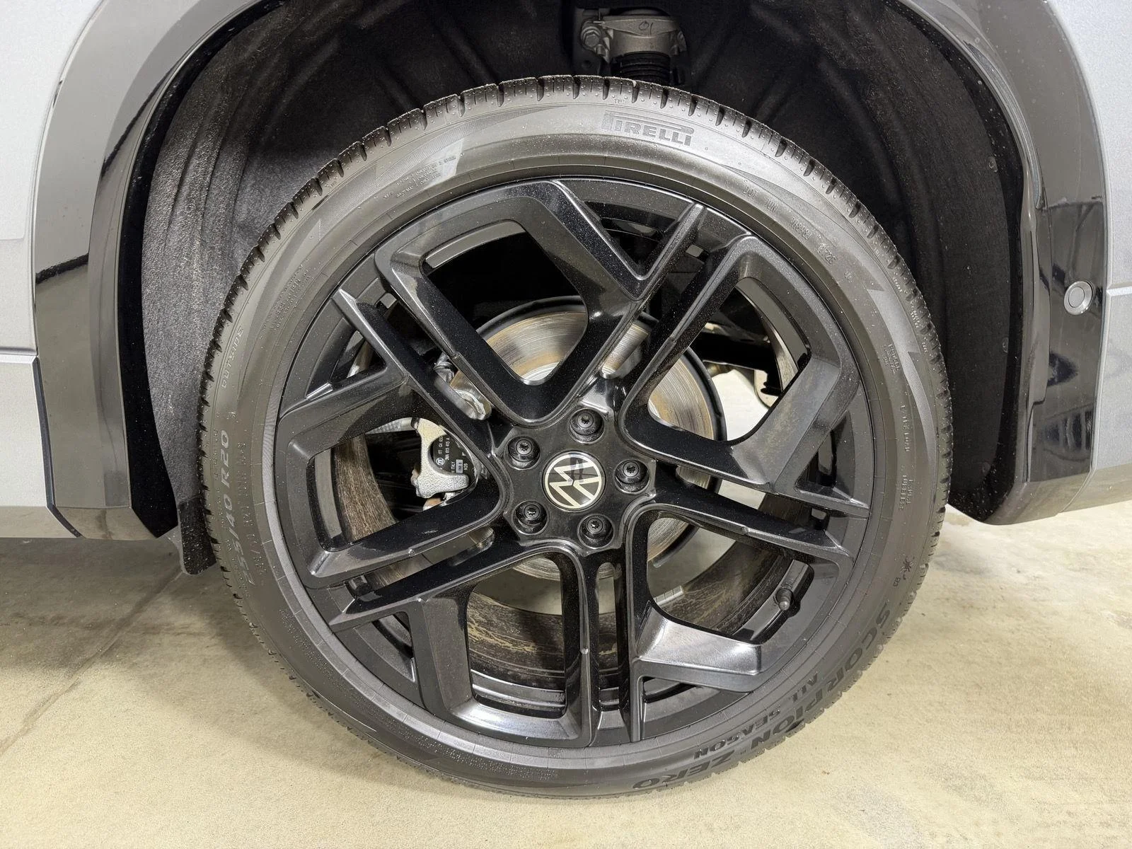 New 2026 Platinum Gray Metallic Volkswagen SE R-Line Black image 21