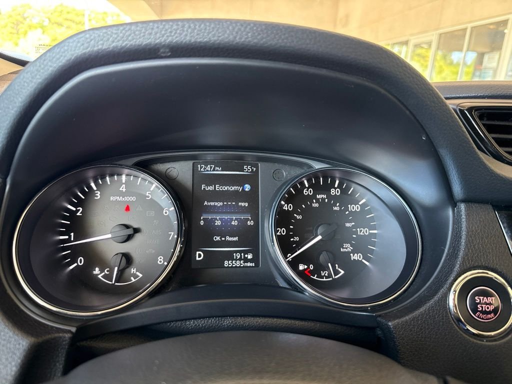 Used 2017 Brilliant Silver Nissan SL image 36