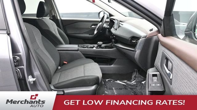 Used 2022 Gray Nissan SV image 11