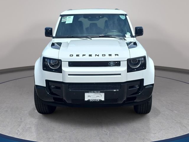 Used 2026 White Land Rover X-Dynamic SE image 2