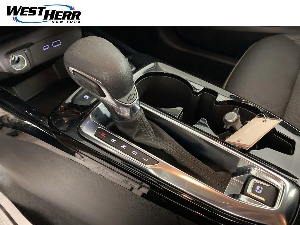 Used 2025 Sterling Gray Metallic Chevrolet FWD ACTIV image 6