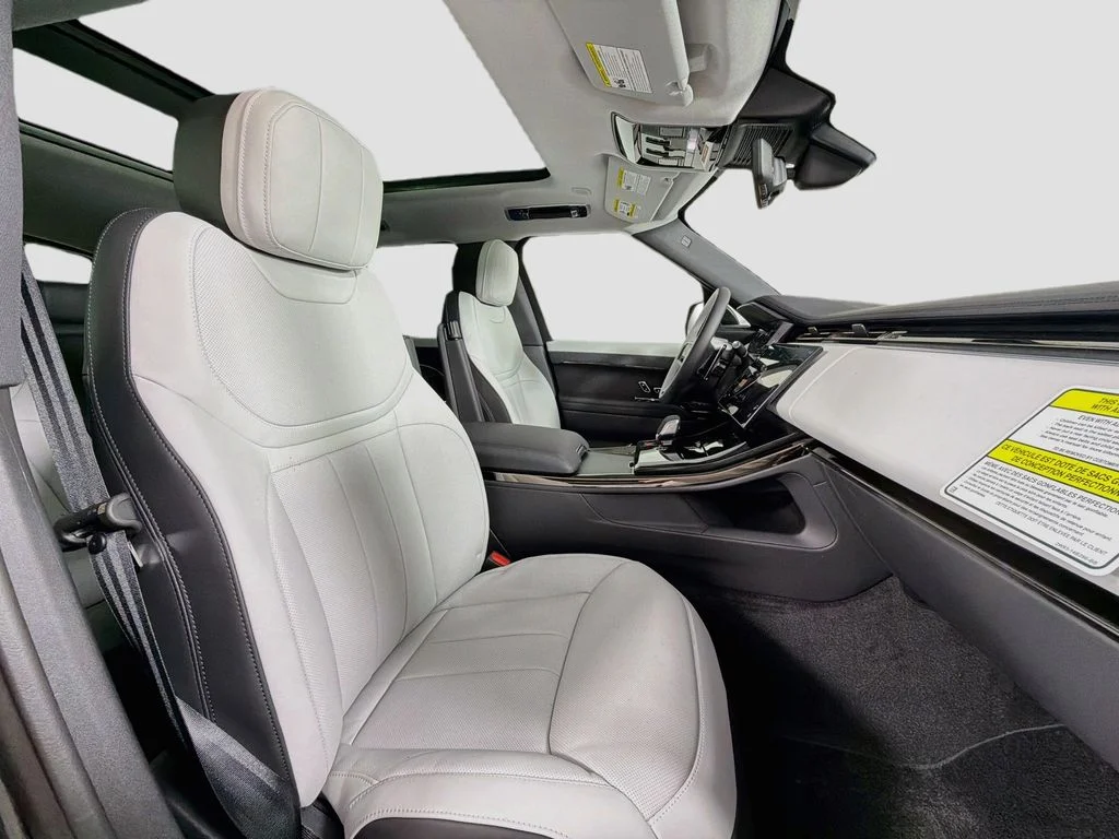 New 2026 Carpathian Grey Land Rover Dynamic SE image 30