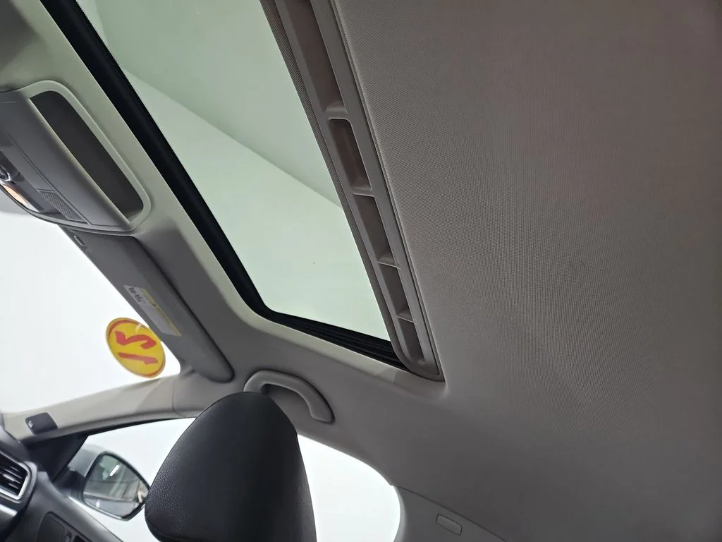 Used 2012 Silver Volkswagen TDI image 19