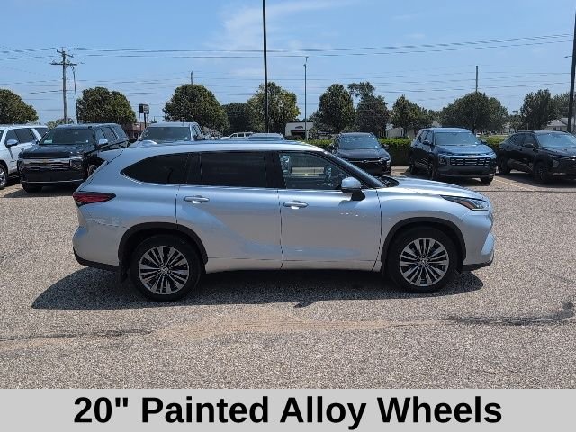 Used 2020 Silver Toyota Platinum image 17
