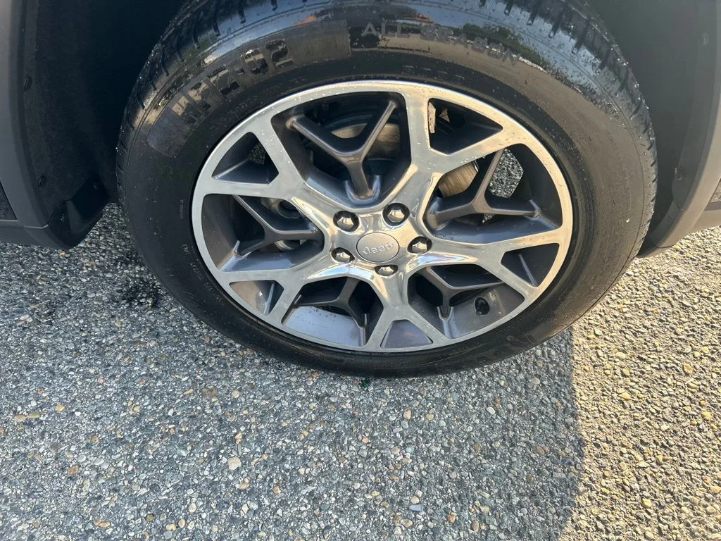 Used 2019 Red Jeep Limited image 25