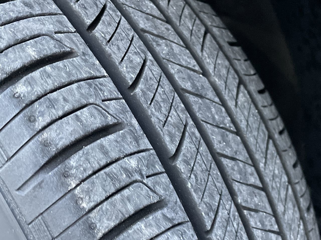 Used 2018 Black Noir Pearl Hyundai SE image 30