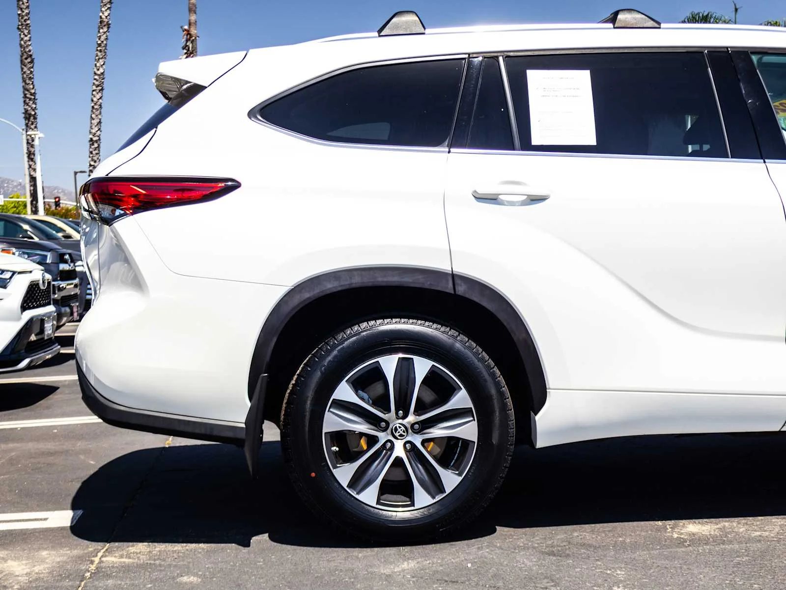 Used 2020 Blizzard Pearl Toyota XLE image 5