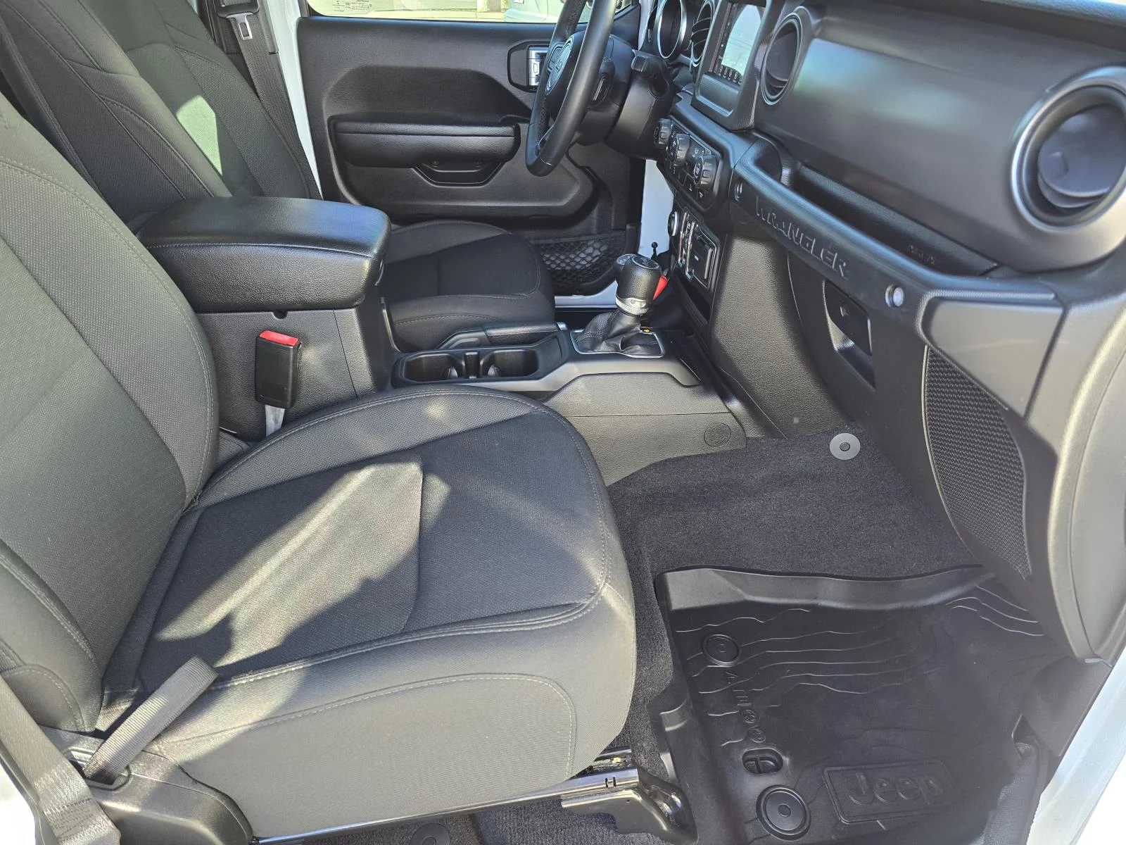 Used 2021 Bright White Clearcoat Jeep Unlimited Sport S image 20