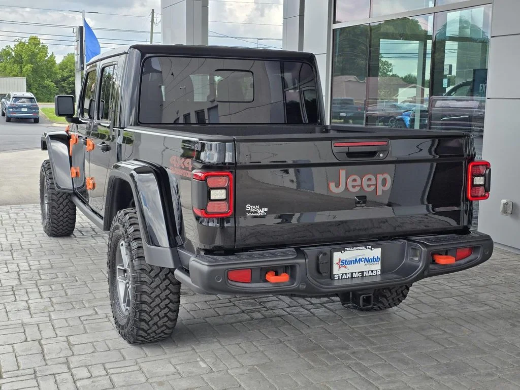 Used 2025 Black Clearcoat Jeep Mojave X image 5