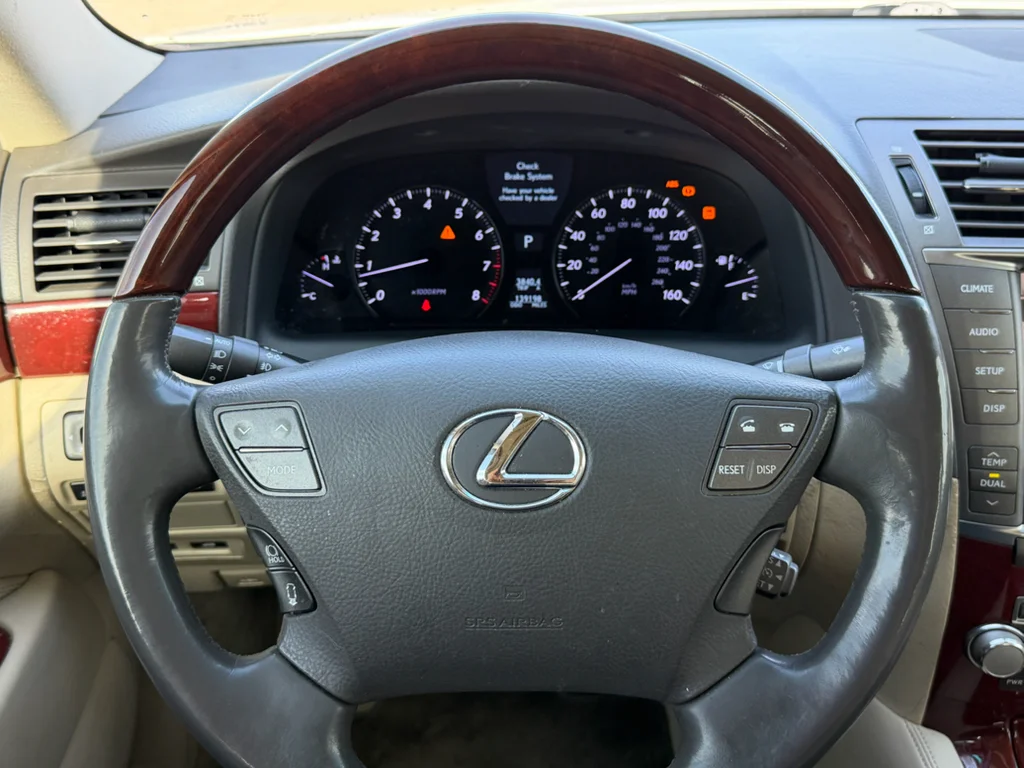 Used 2011 Starfire Pearl Lexus Base image 19