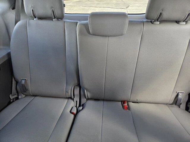 Used 2015 Silver Sky Metallic Toyota XLE Premium 8-Passenger image 26