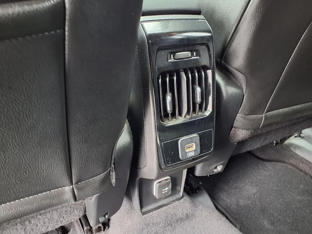 Used 2023 Blue Jeep Latitude image 25