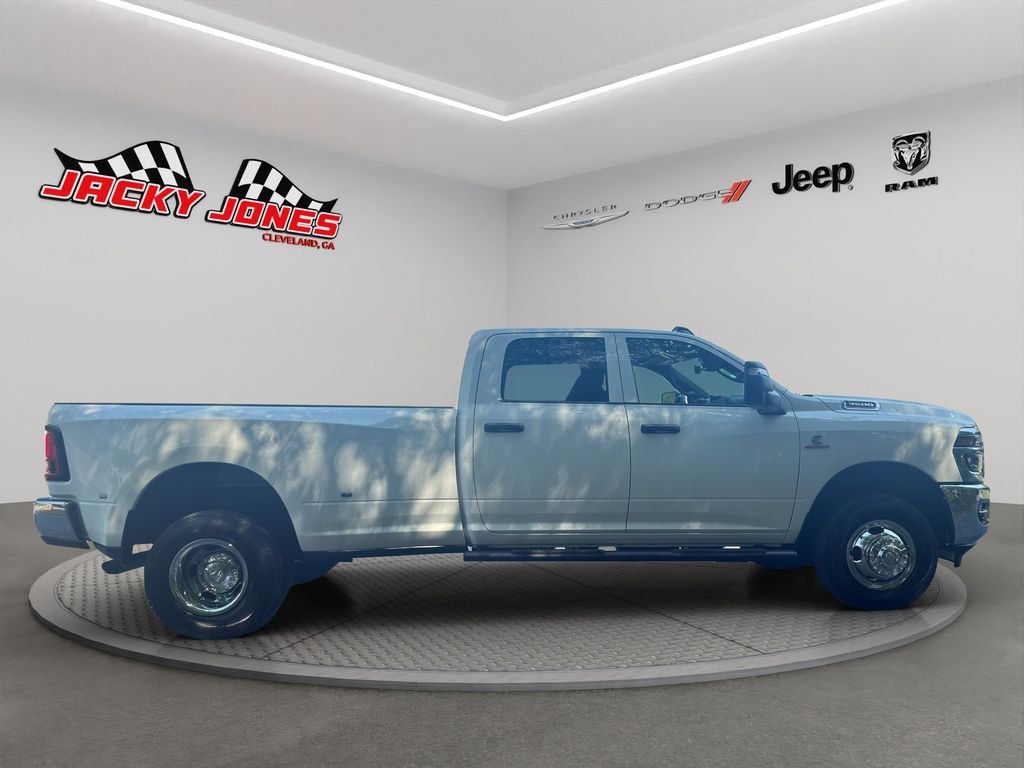 New 2026 Bright White Clear-Coat Exterior Paint RAM Tradesman image 11