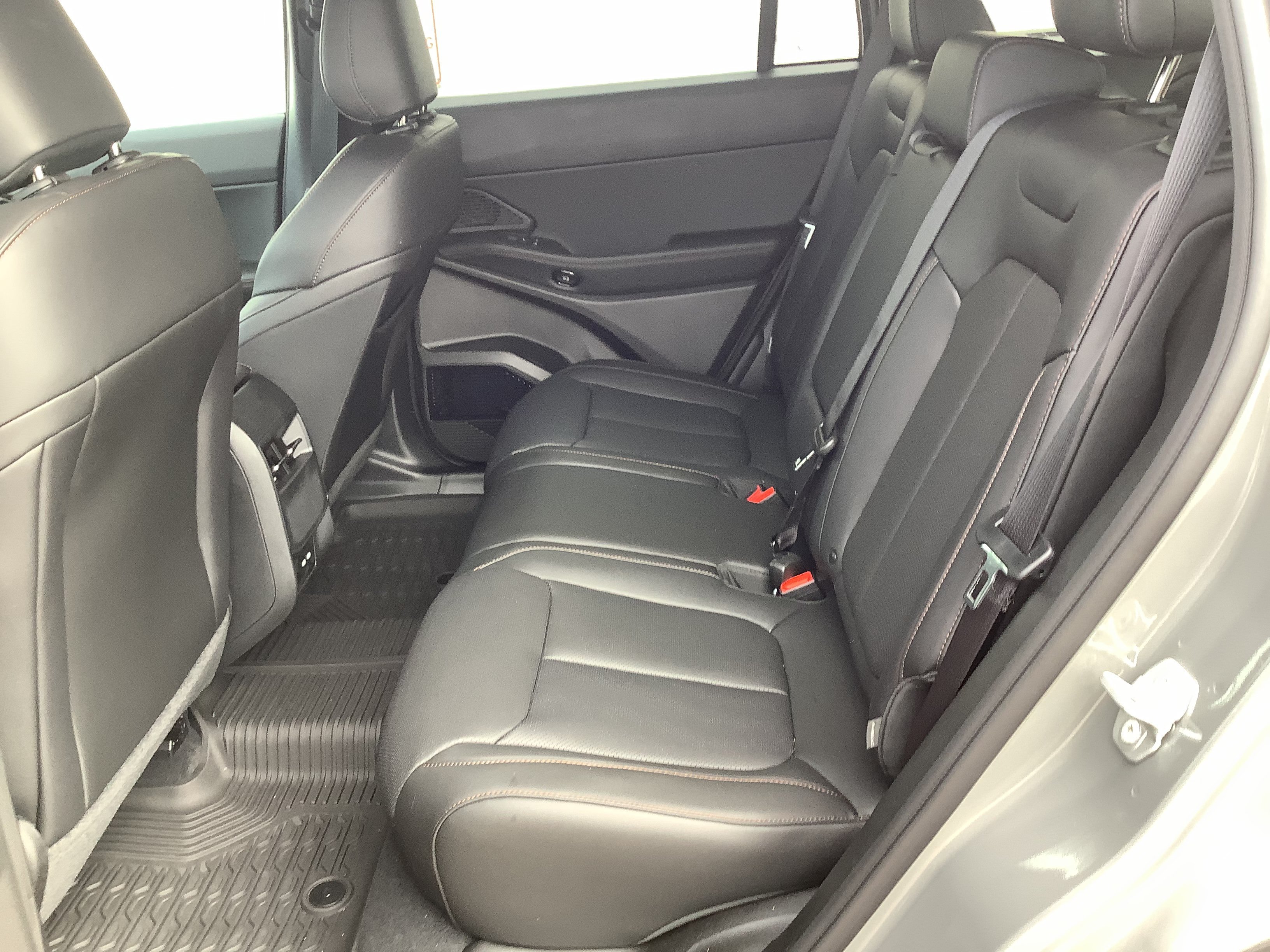 New 2026 Sting-Gray Clear-Coat Exterior Paint Jeep Limited image 7
