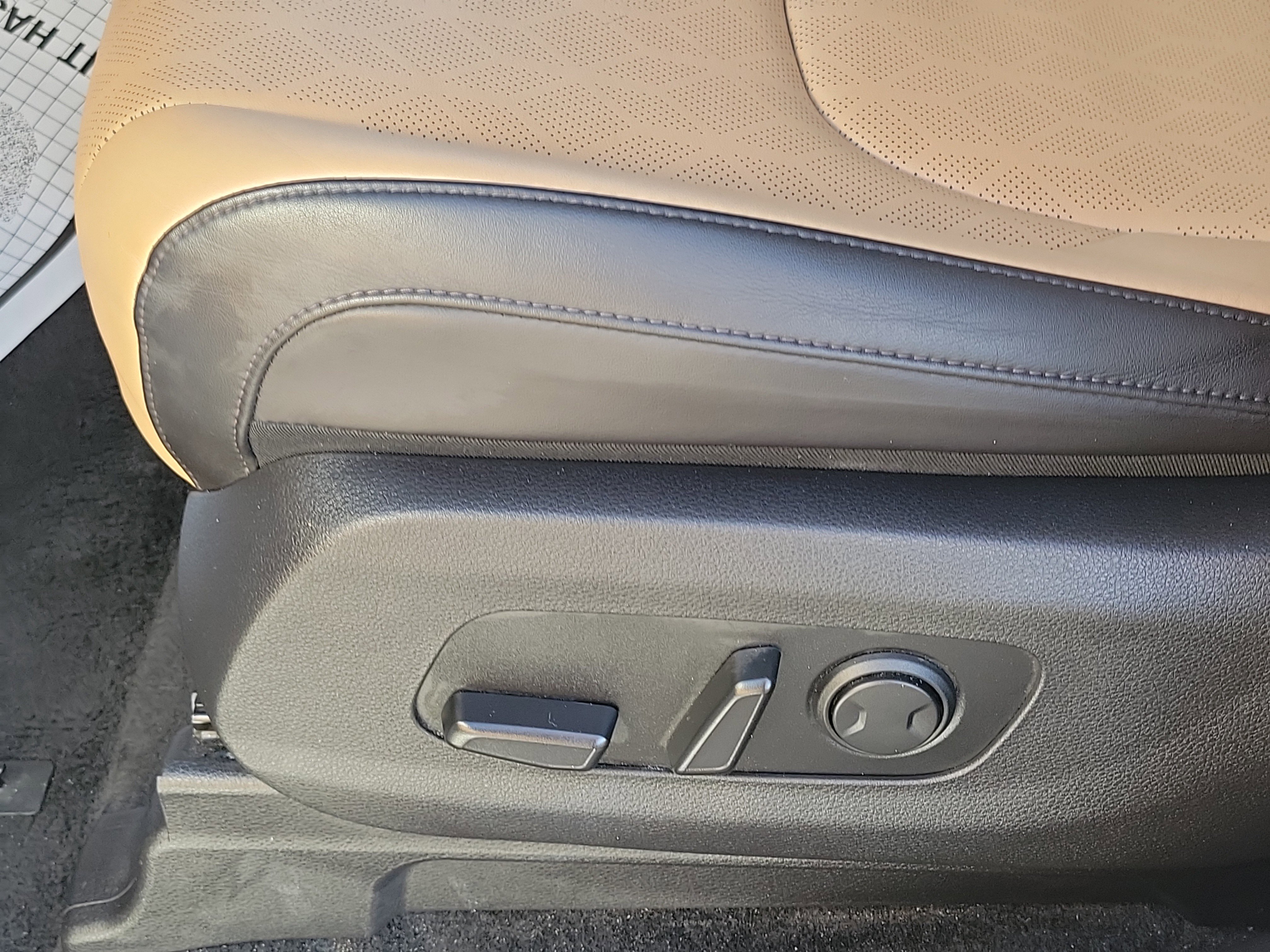2024 Kia Carnival LX Seat Pkg - Photo 14