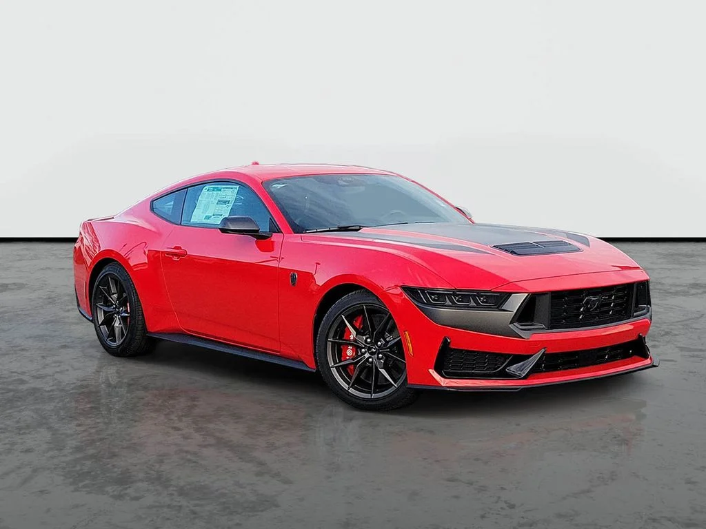2026 Ford Mustang Dark Horse's photo
