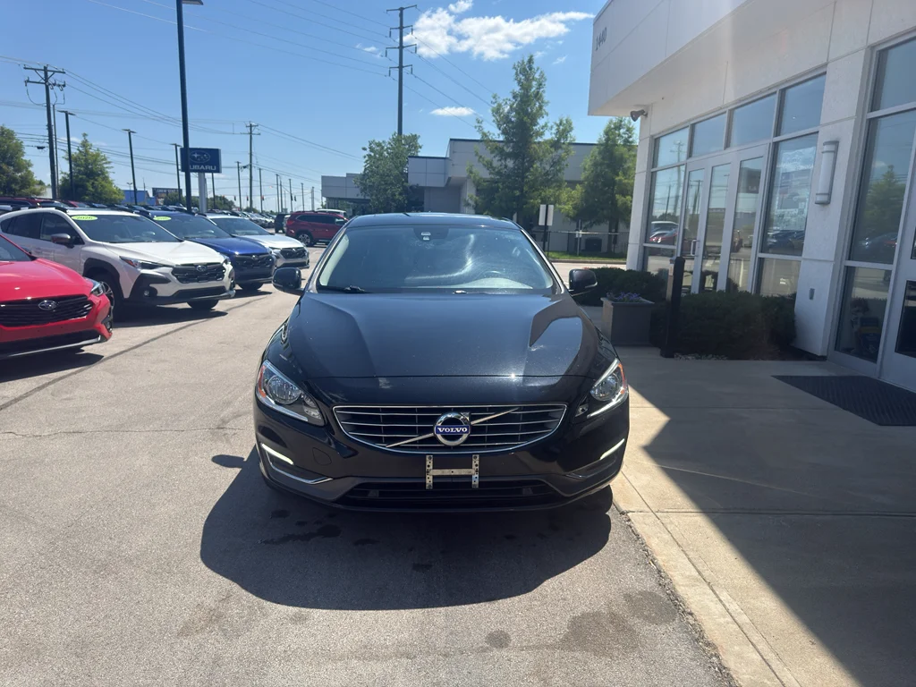 Used 2016 Onyx Black Metallic Volvo T5 Drive-E Premier image 8