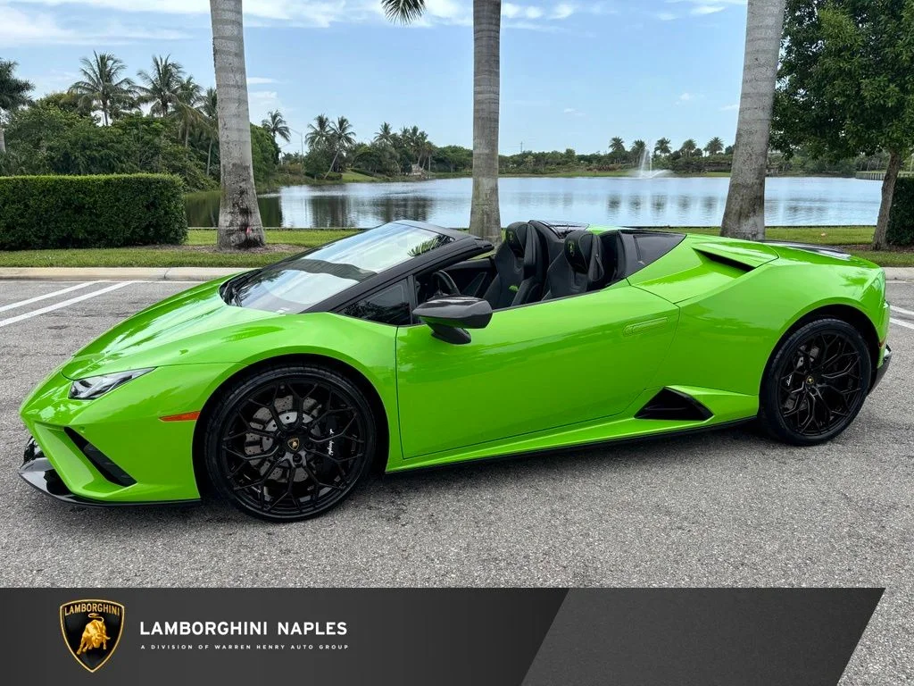 Used 2021 Verde Mantis Pearl Lamborghini  image 1
