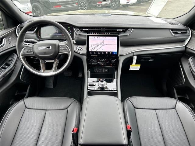 Used 2024 Rocky Mountain Pearlcoat Jeep  image 27