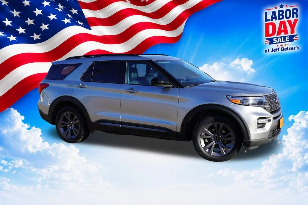 Certified Used 2023 Iconic Silver Metallic Ford XLT image 2