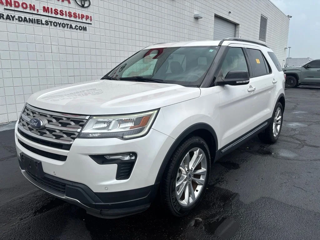 Used 2018 White Ford XLT image 1