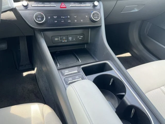 Used 2025 Blue Hyundai SEL image 23
