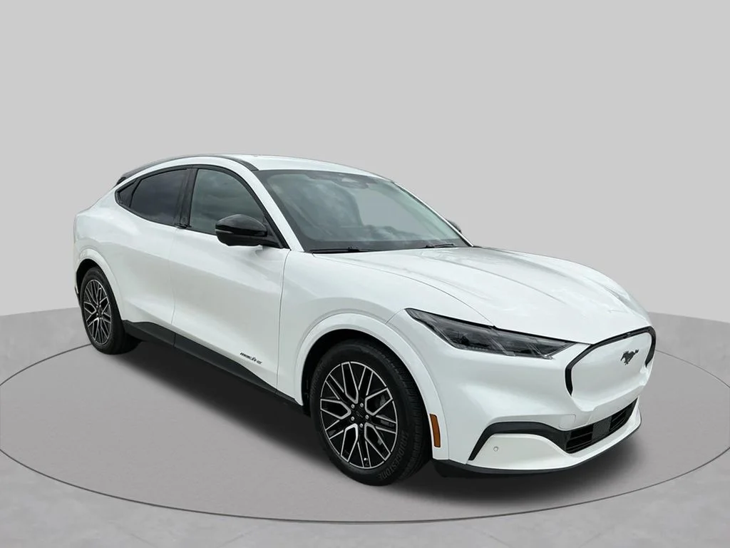 Used 2025 White Ford Premium image 20