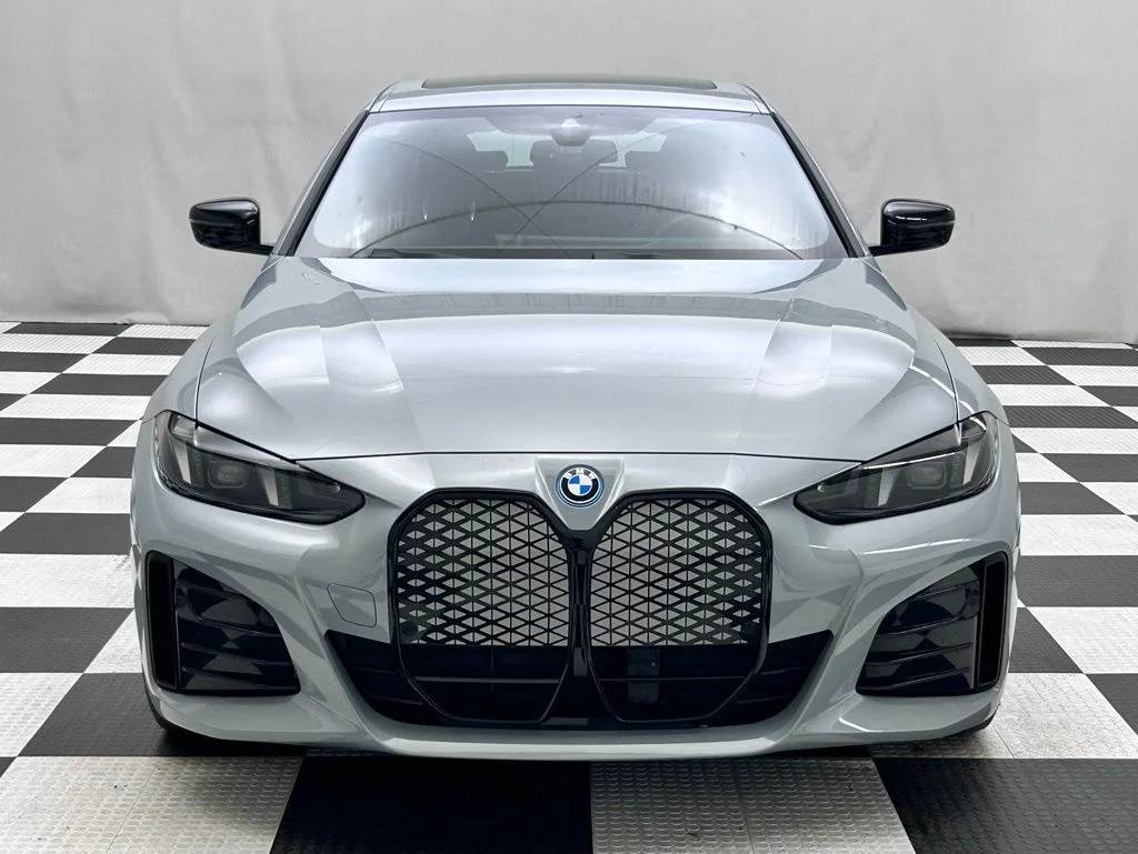 Used 2025 Gray BMW xDrive40 image 3