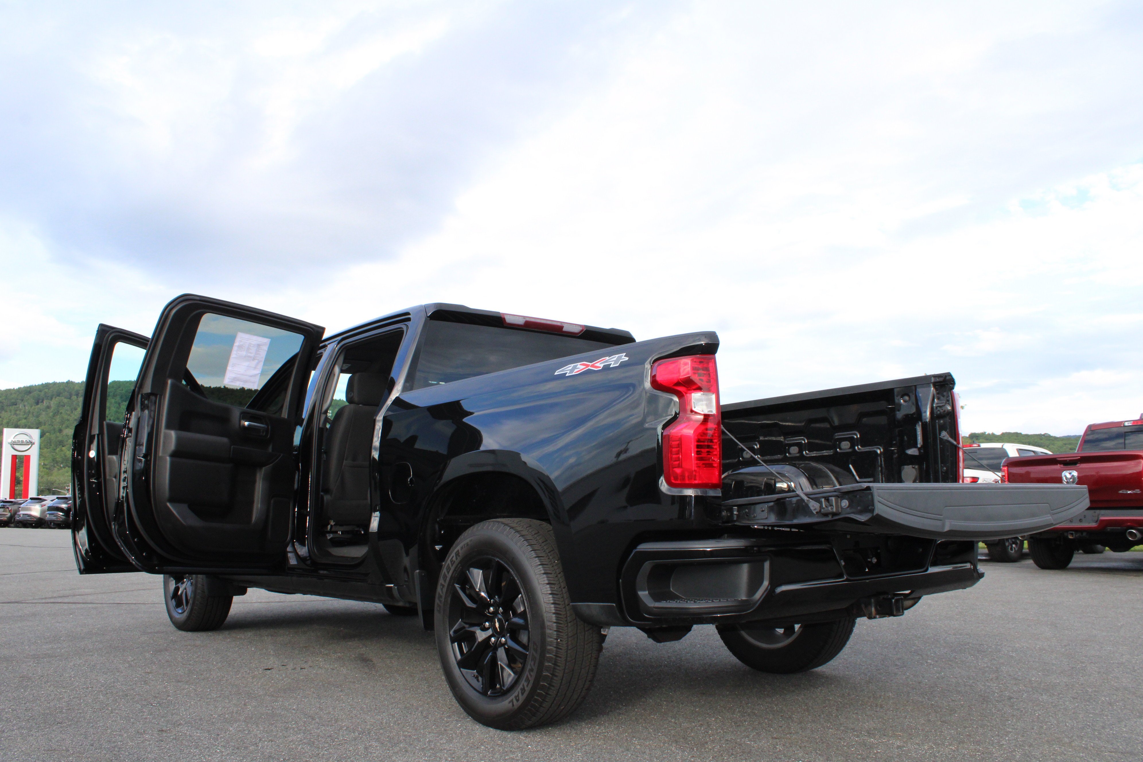 Used 2023 Black Chevrolet Custom image 16