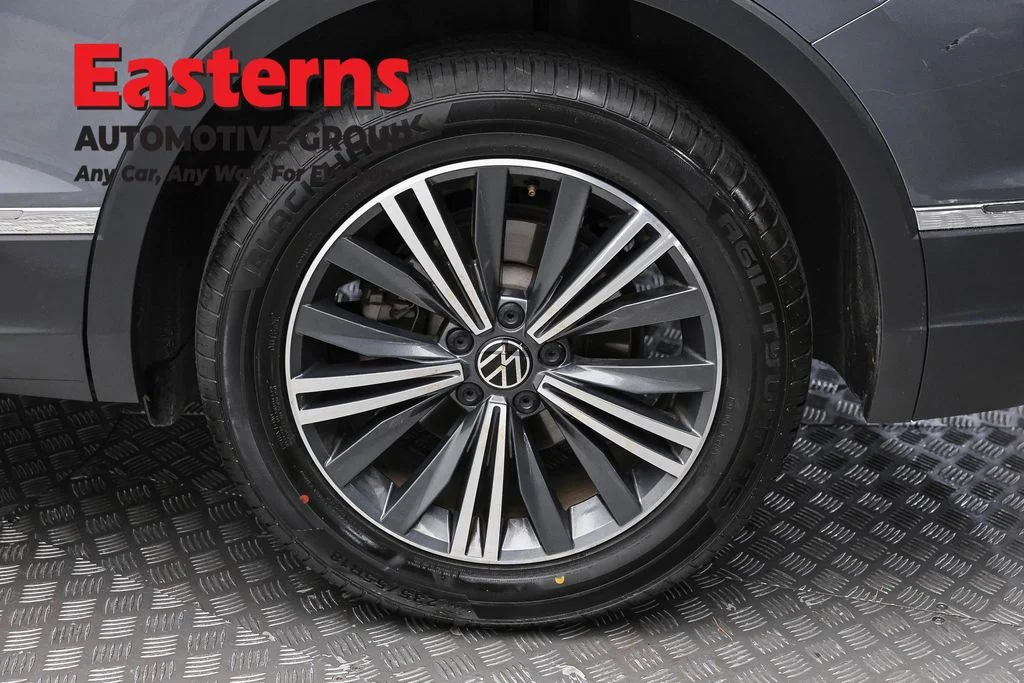 Used 2024 Gray Volkswagen 2.0T Wolfsburg Edition image 8