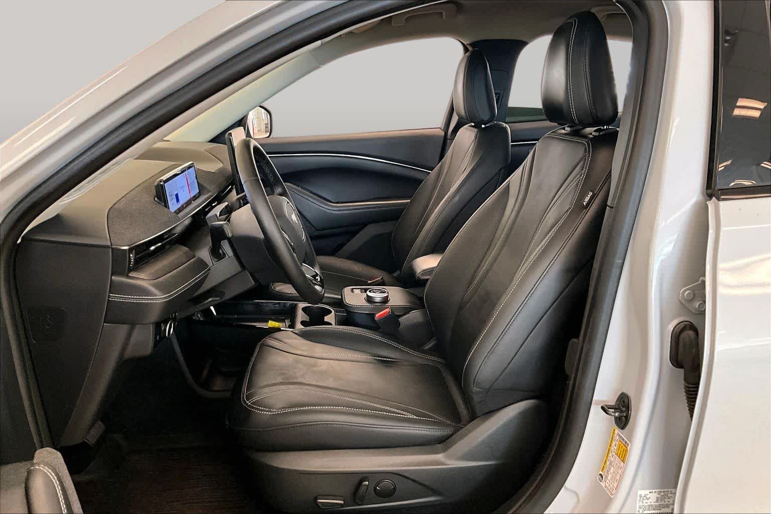 Used 2023 Space White Metallic Ford Premium image 7