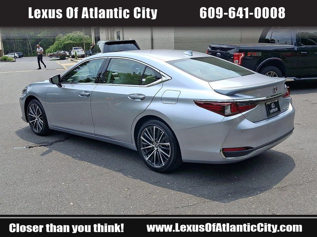 Certified Used 2025 Iridium Lexus ES 300h image 4