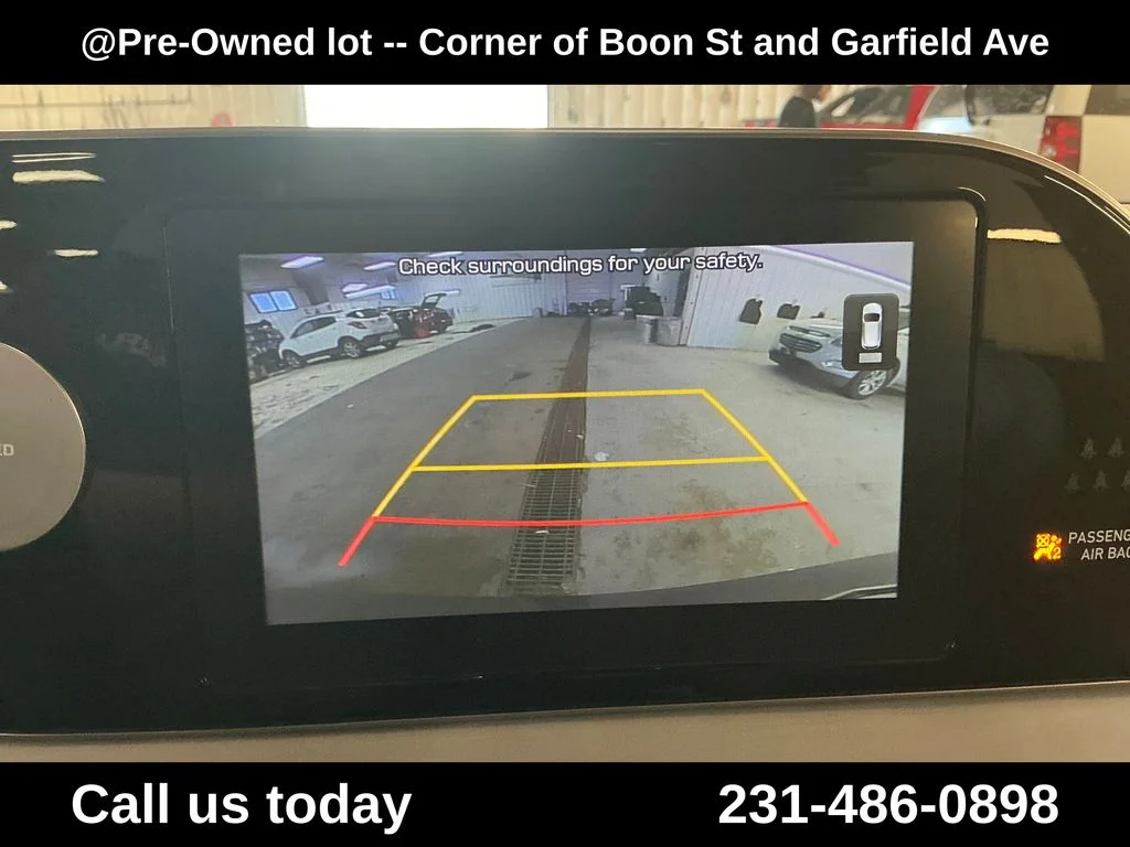 Used 2020 Black Hyundai SEL image 23