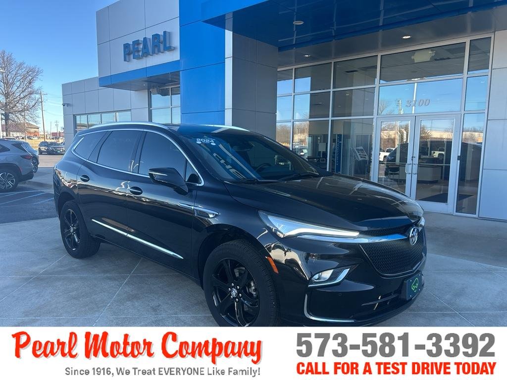 2024 Buick Enclave Essence's photo