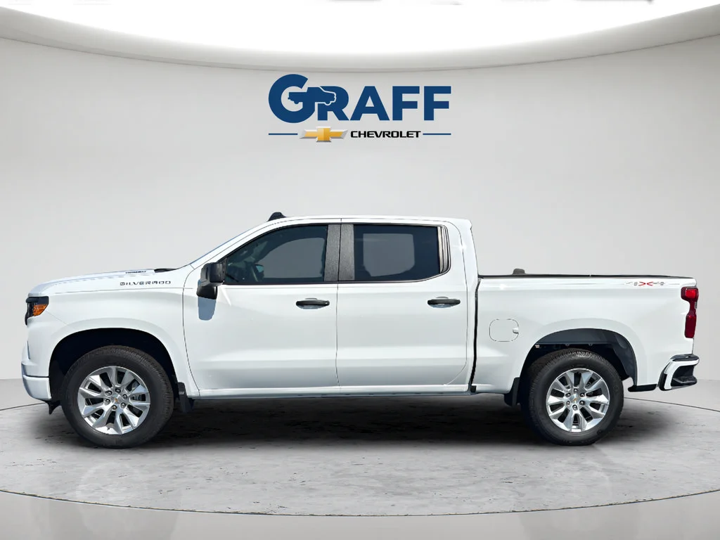 New 2026 Summit White Chevrolet Custom image 3