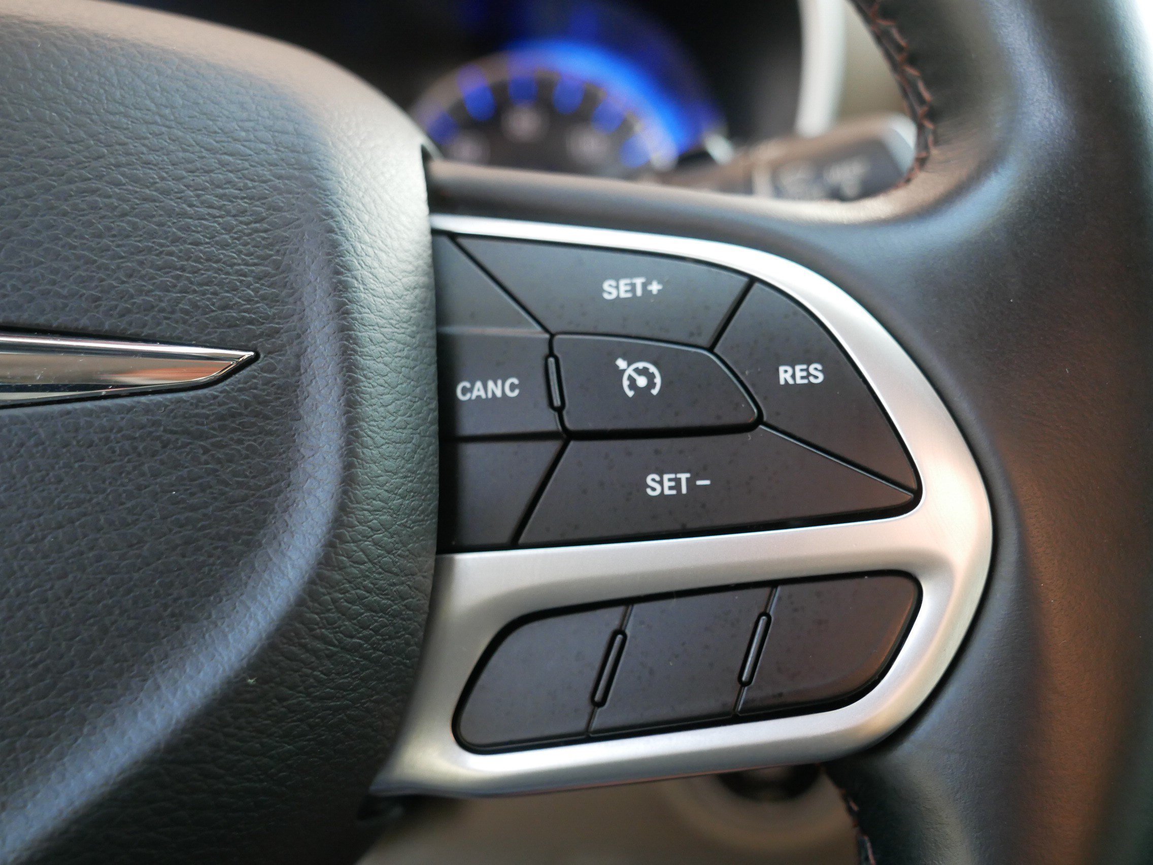 Used 2017 Bright White Clearcoat Chrysler Touring-L image 29