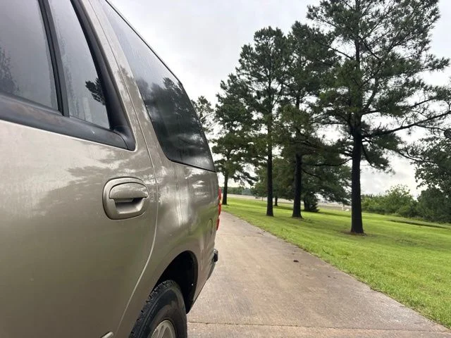 Used 2002 Beige Ford XLT image 3