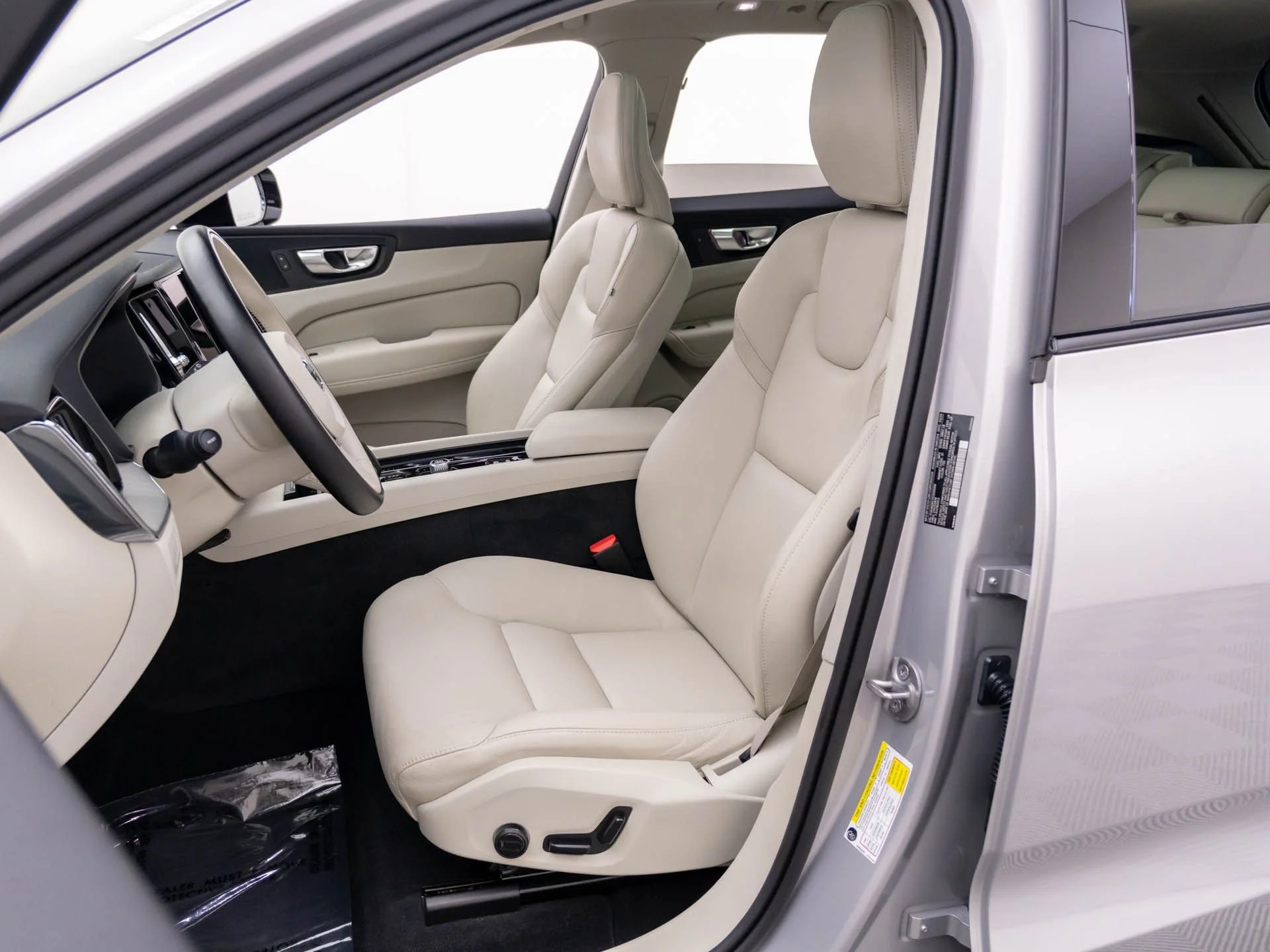 Used 2025 Silver Volvo T8 Plus image 14