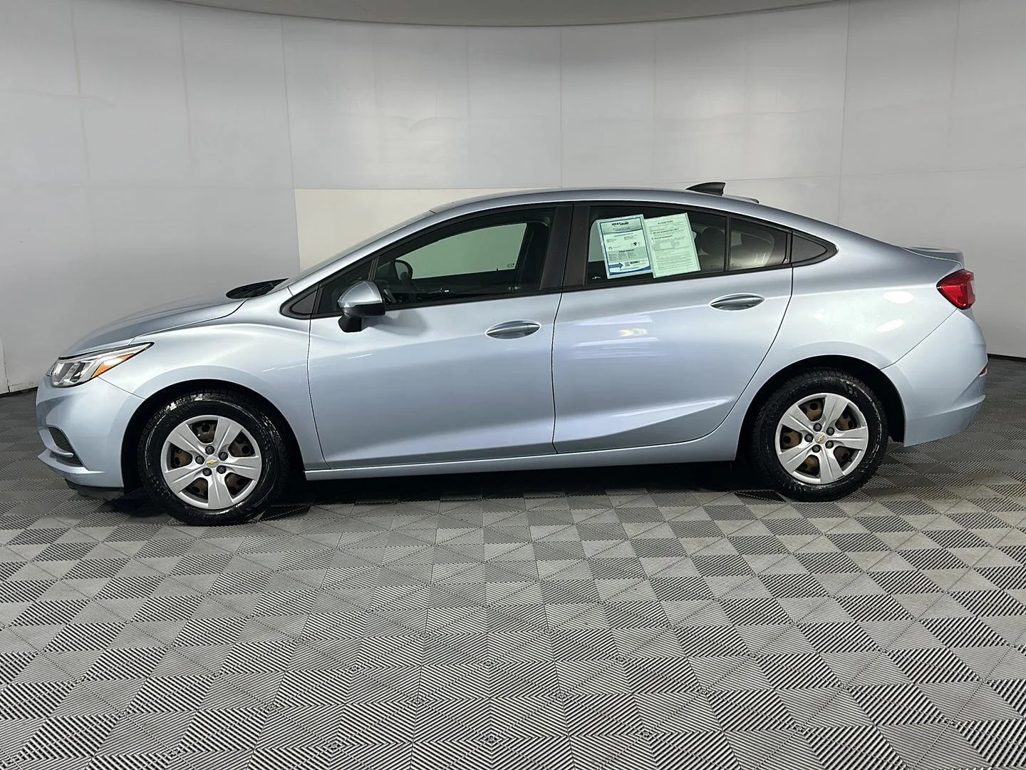 Used 2018 Arctic Blue Metallic Chevrolet LS image 5
