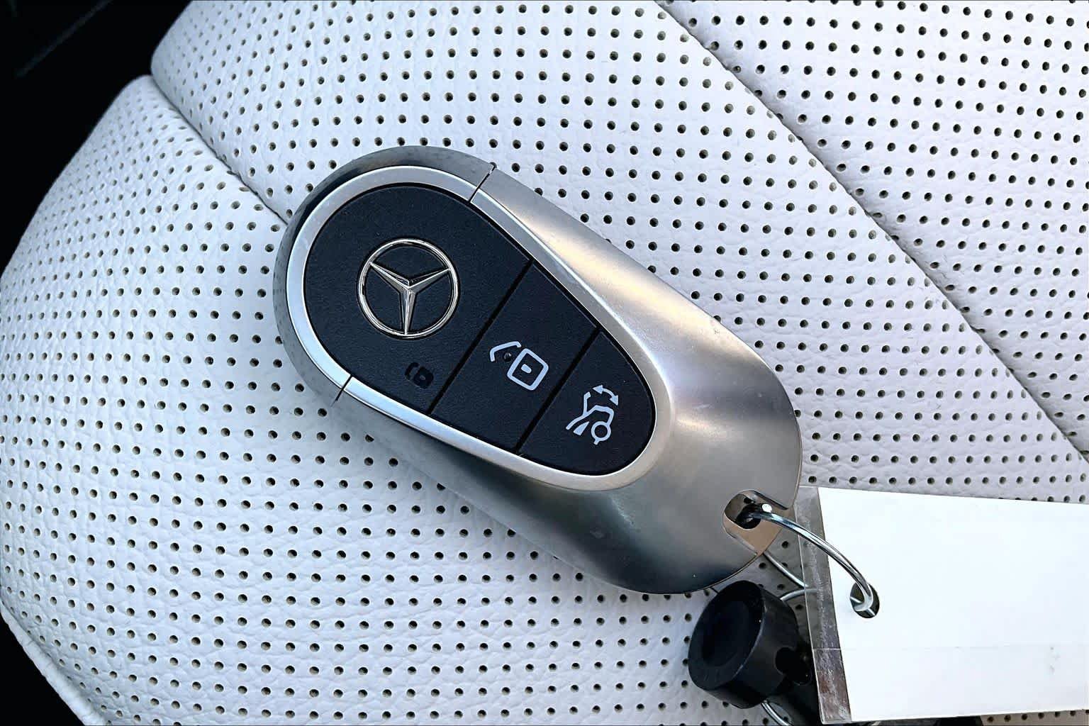Used 2026 MANUFAKTUR Moonlight White Metallic Mercedes-Benz E 450 image 14