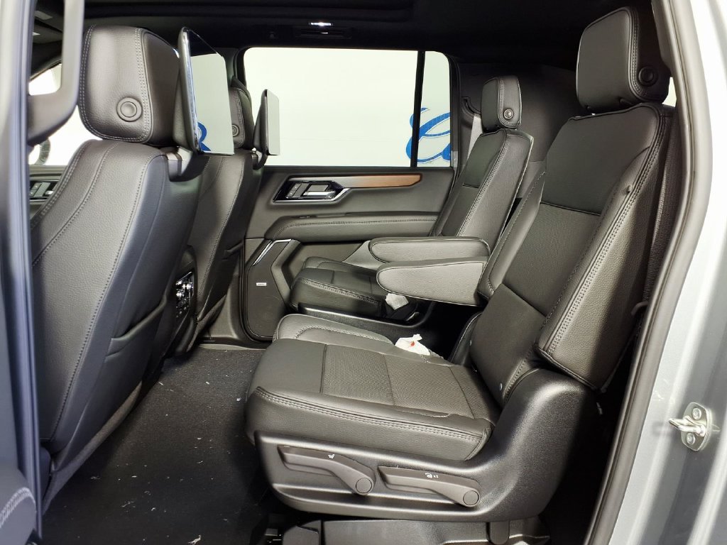 2027 GMC Yukon XL Denali - Photo 6