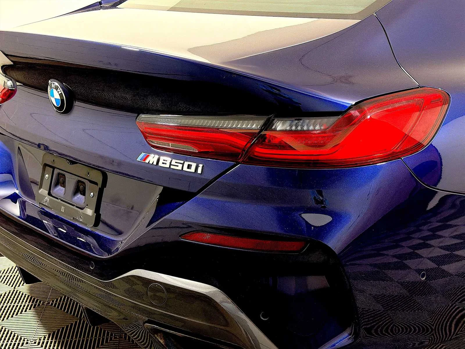 2026 BMW 8 Series M850i - Photo 26
