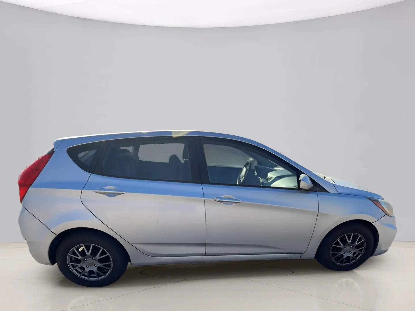 Used 2014 Silver Hyundai GS image 8