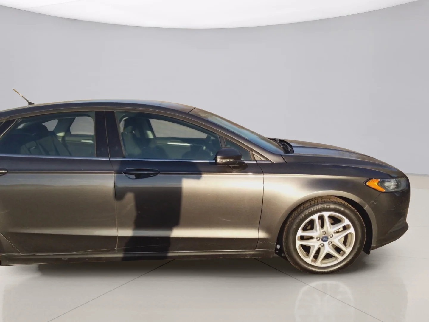 Used 2016 Gray Ford SE image 4