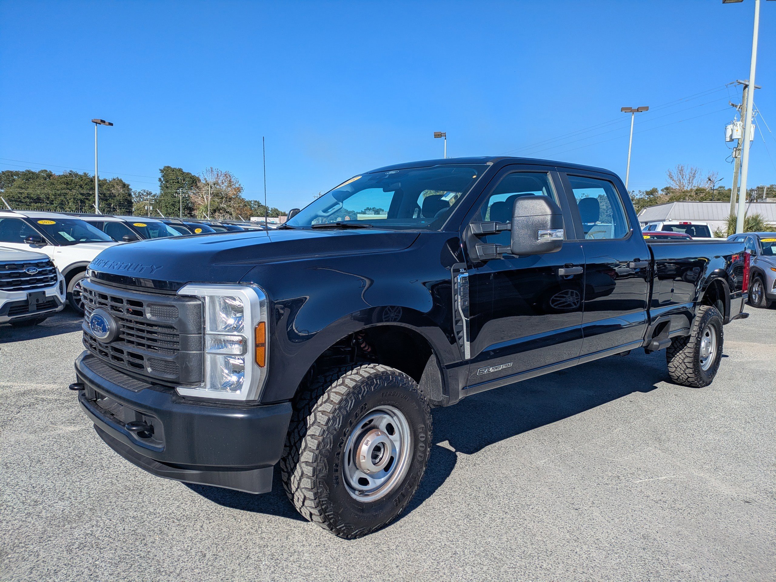 Used 2025 Antimatter Blue Metallic Ford XL image 7