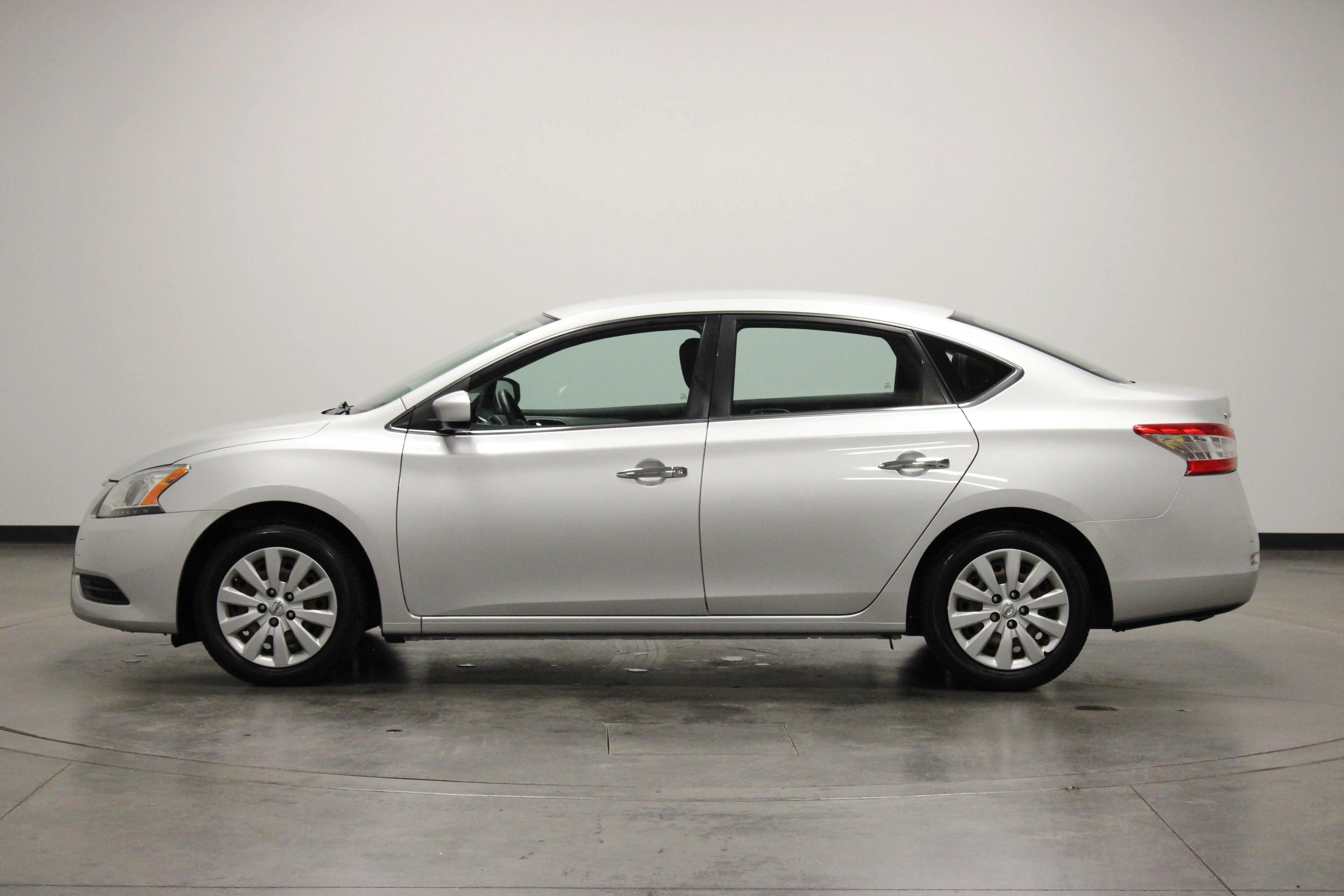 Used 2014 Brilliant Silver Nissan S image 5
